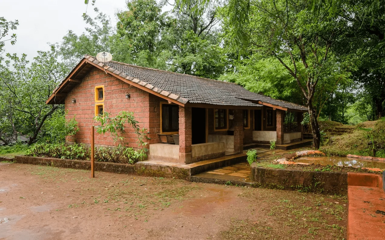 Private brick cottage at Cherilyn Monta